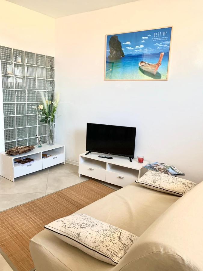 Haut De Villa Entre Mer Et Campagne Hyères المظهر الخارجي الصورة
