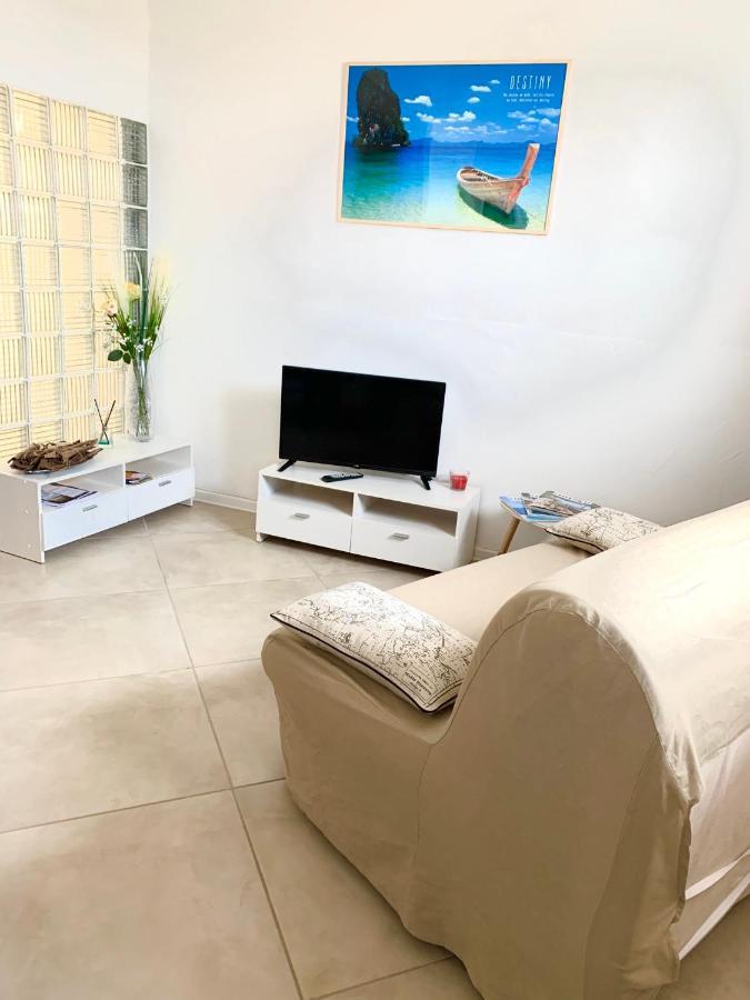 Haut De Villa Entre Mer Et Campagne Hyères المظهر الخارجي الصورة